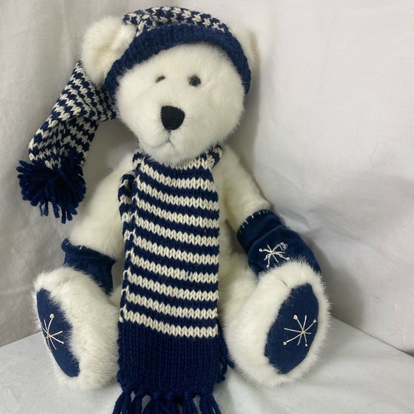 White Plush "Klaus Von Fuzzner" Archive Boyd's Bears 14" Scarf Hat Mittens - Picture 1 of 10